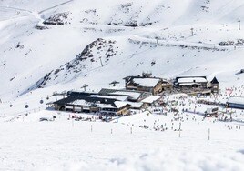 Sierra Nevada bate su récord de la temporada y tiene ya 97 kilómetros de nieve esquiable