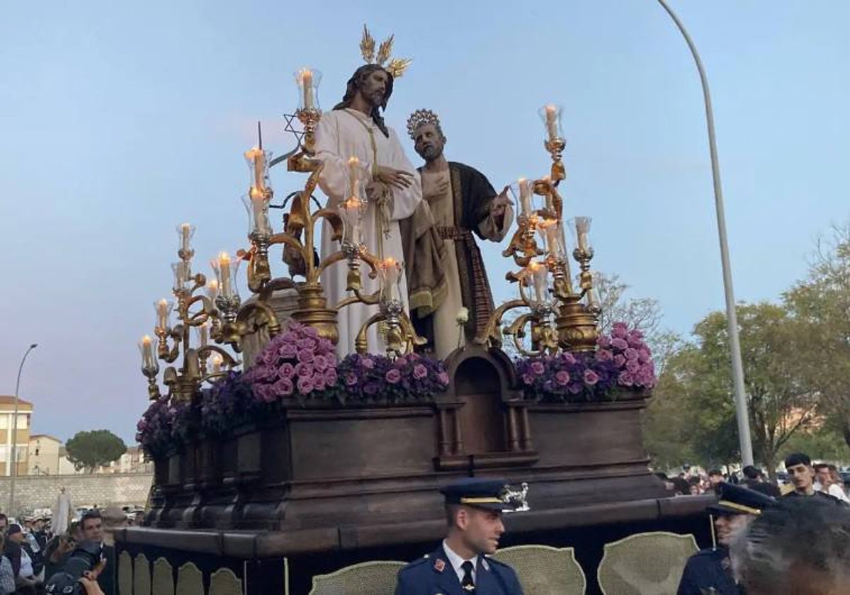 Nuestro Padre Jesús de la Bondad, con San Pedro, durante su procesión de 2023