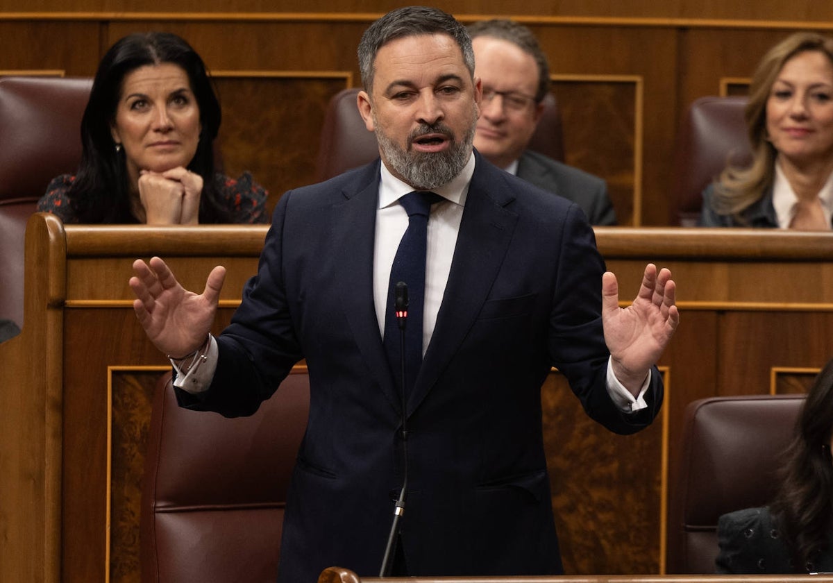 El presidente de Vox, Santiago Abascal, este miércoles, en la sesión de control del Congreso al Gobierno
