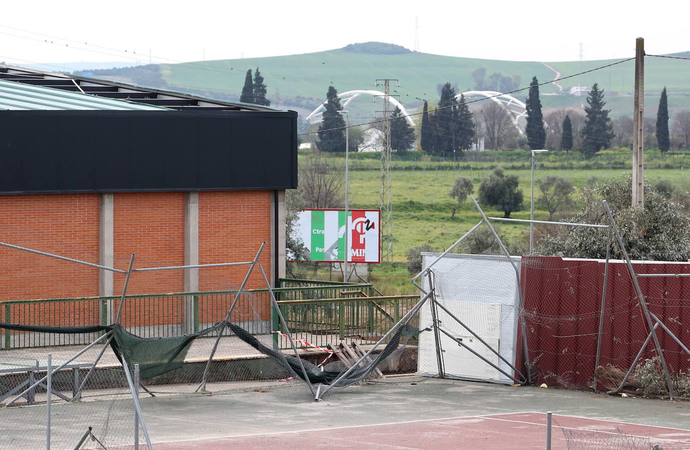 Fotos: en imágenes, los destrozos del tornado en las instalaciones de Ucodeporte en Córdoba