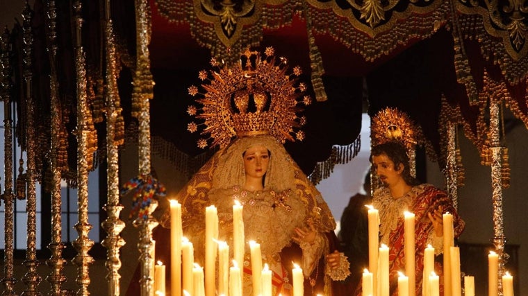 La Virgen del Amor, en su paso de palio