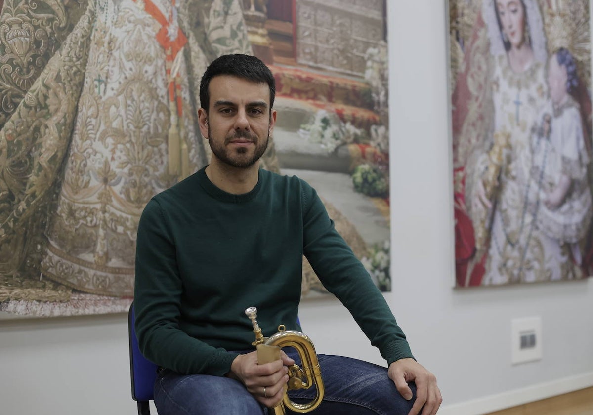 Francisco Moraza, en el local de ensayo de la banda Centuria Romana Macarena