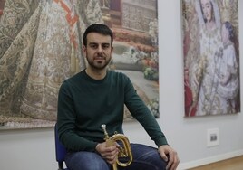 Francisco Moraza , director de la Centuria Romana de la Macarena: «Las cornetas y tambores tienen poco tirón a no ser que se adapten y mantengan lo clásico»