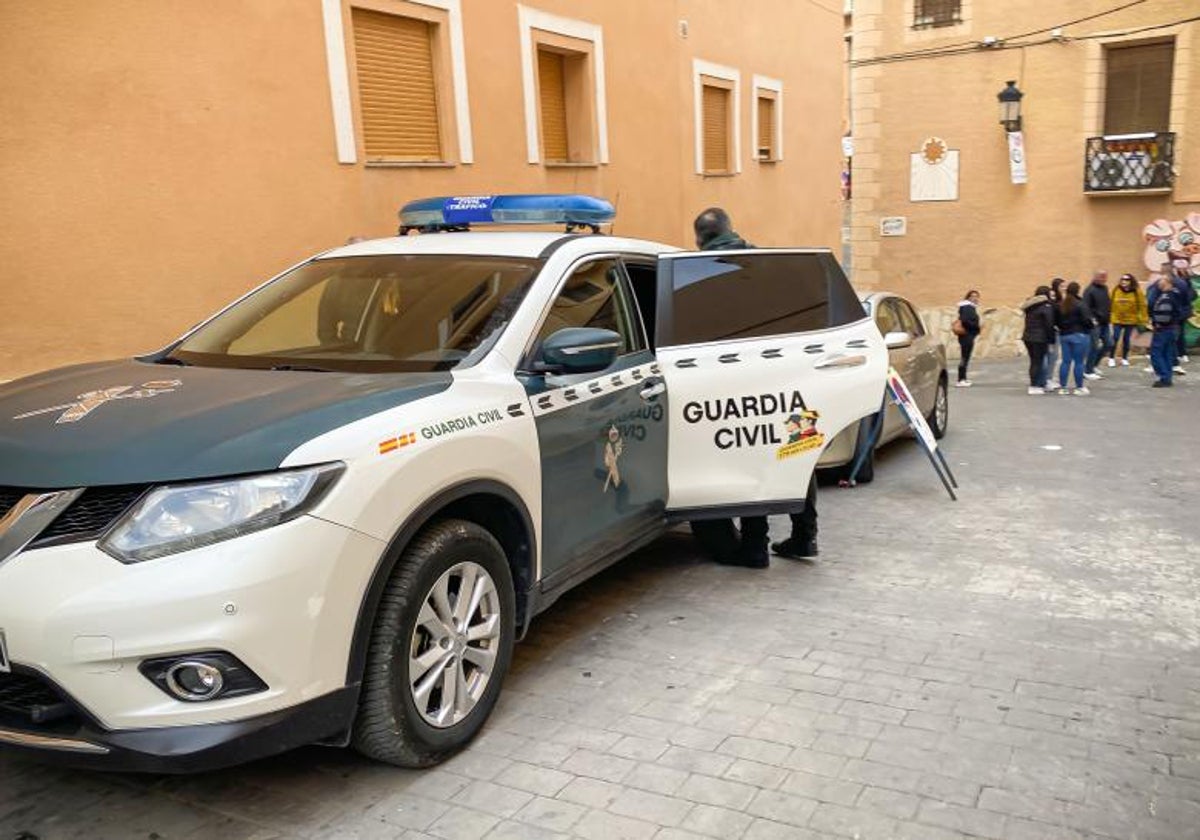 Imagen de archivo de un coche patrulla de la Guardia Civil en Alicante