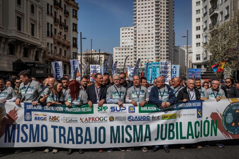 La manifestación de policías y guardias civiles en Madrid este sábado, en imágenes