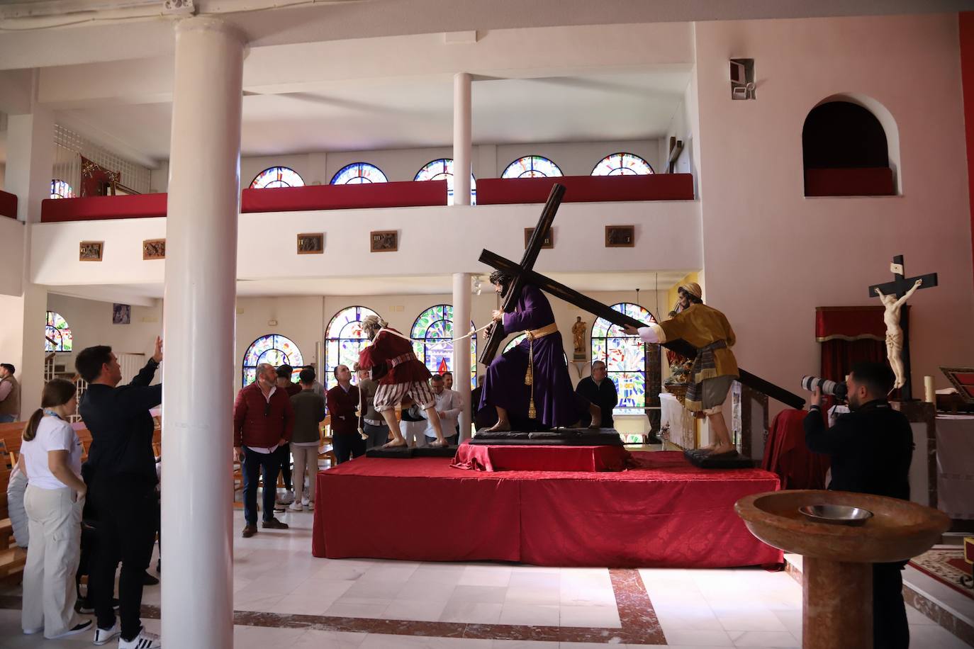 Fotos: Las Tres Caídas cobra vida en Córdoba con el Cirineo y un sayón