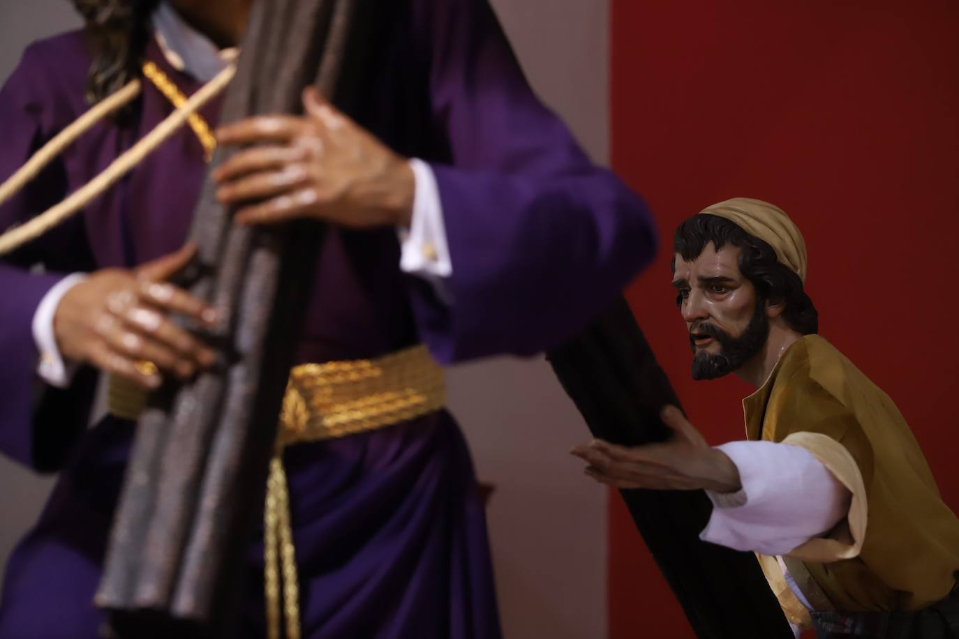 Fotos: Las Tres Caídas cobra vida en Córdoba con el Cirineo y un sayón