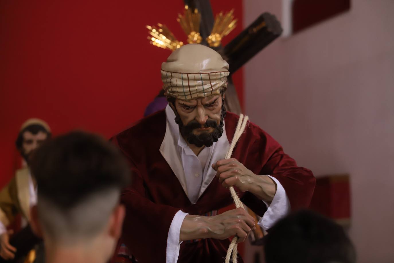 Fotos: Las Tres Caídas cobra vida en Córdoba con el Cirineo y un sayón