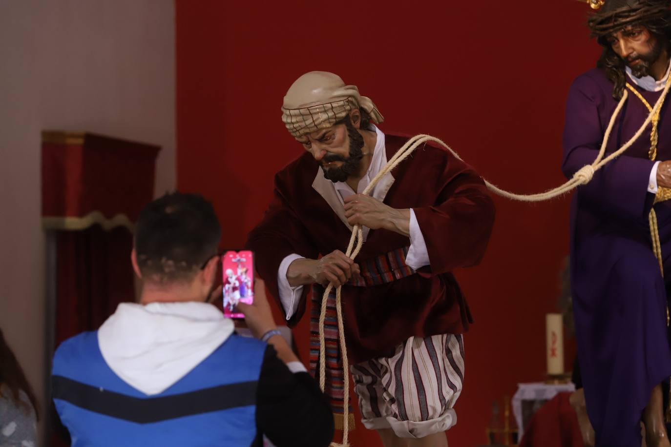 Fotos: Las Tres Caídas cobra vida en Córdoba con el Cirineo y un sayón