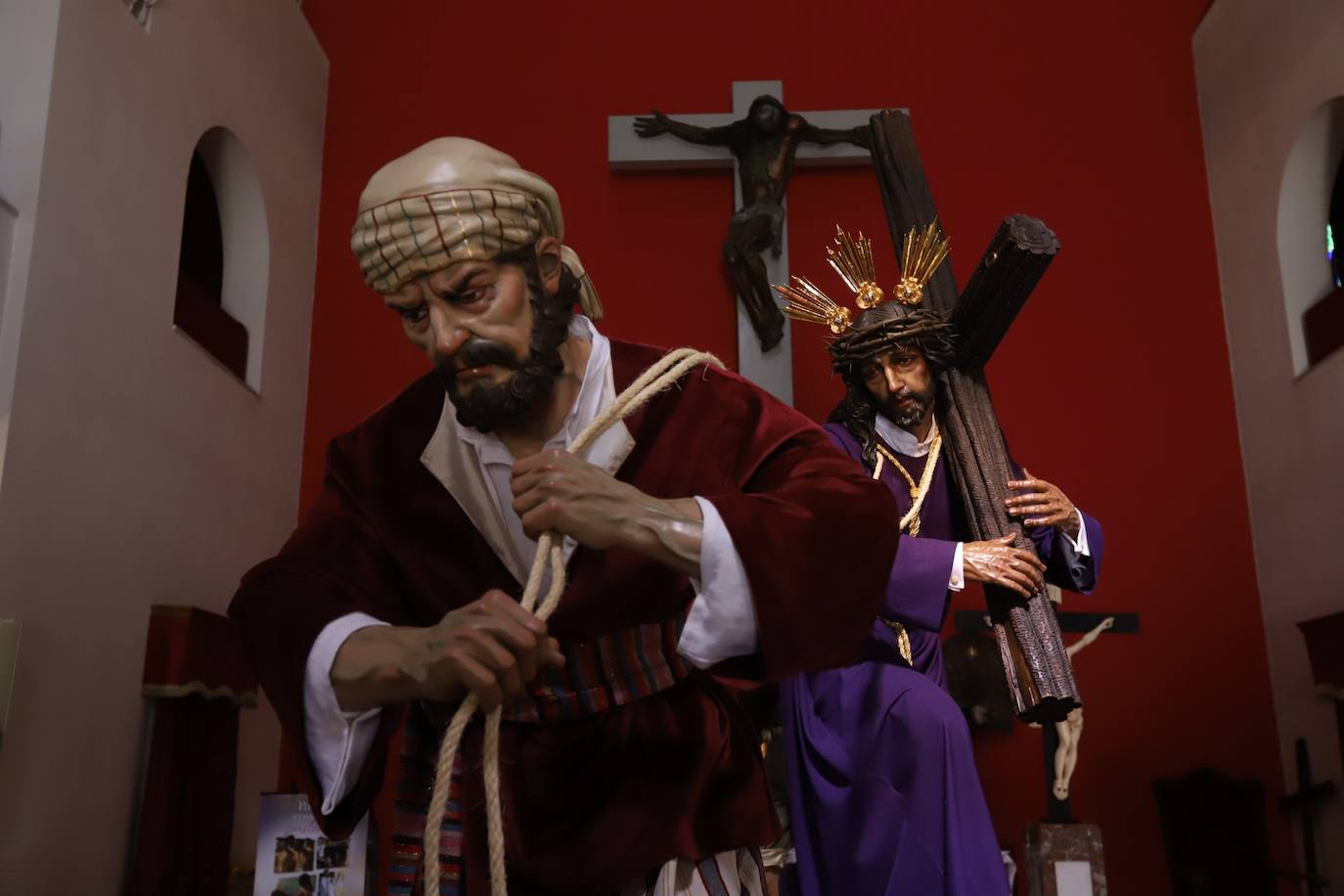 Fotos: Las Tres Caídas cobra vida en Córdoba con el Cirineo y un sayón