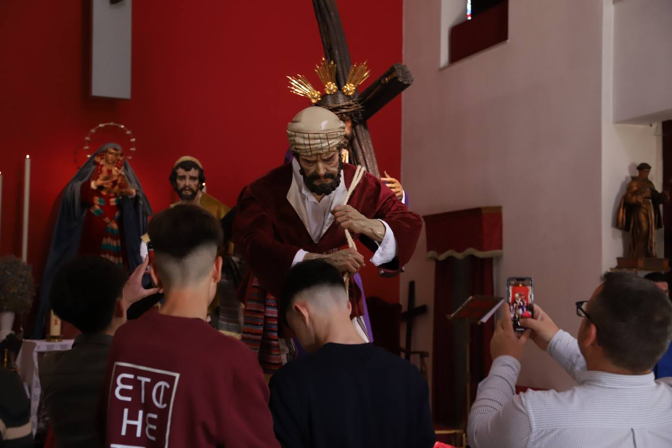 Fotos: Las Tres Caídas cobra vida en Córdoba con el Cirineo y un sayón