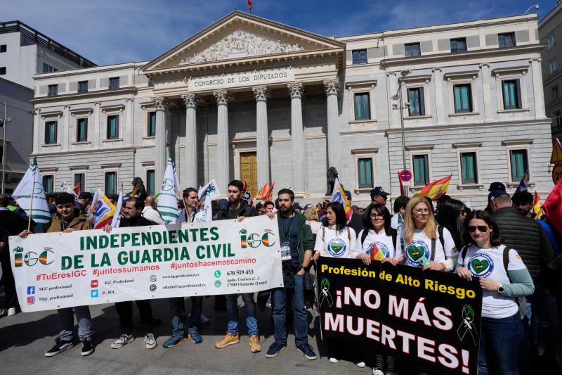 La manifestación de policías y guardias civiles en Madrid este sábado, en imágenes