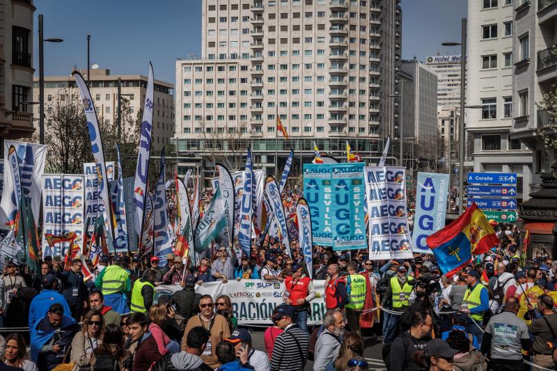 La manifestación de policías y guardias civiles en Madrid este sábado, en imágenes