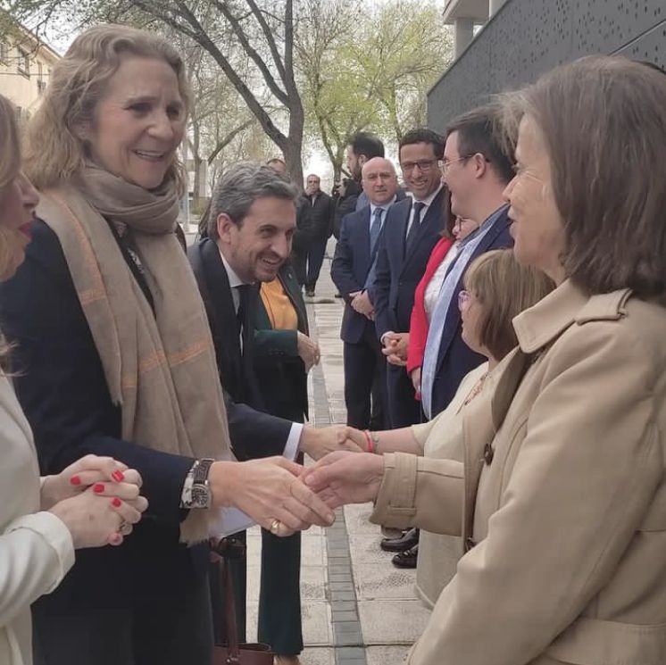 La Infanta Elena, en la inauguración de la sede de DOWN Toledo