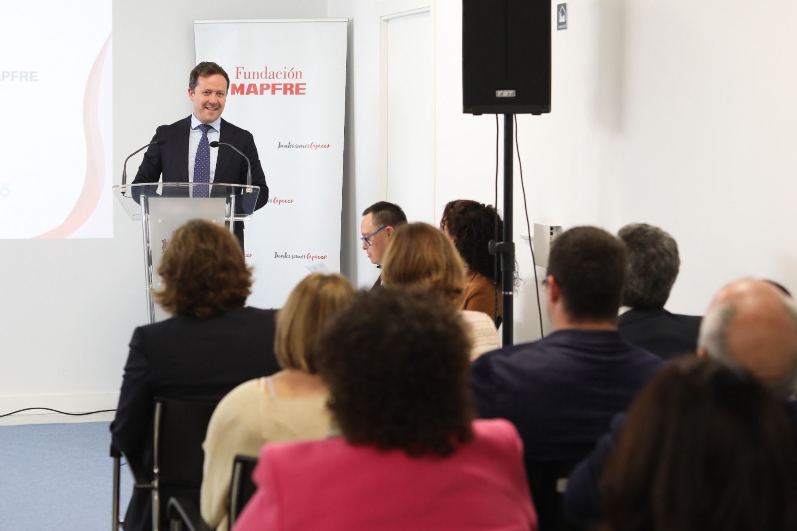 La Infanta Elena, en la inauguración de la sede de DOWN Toledo