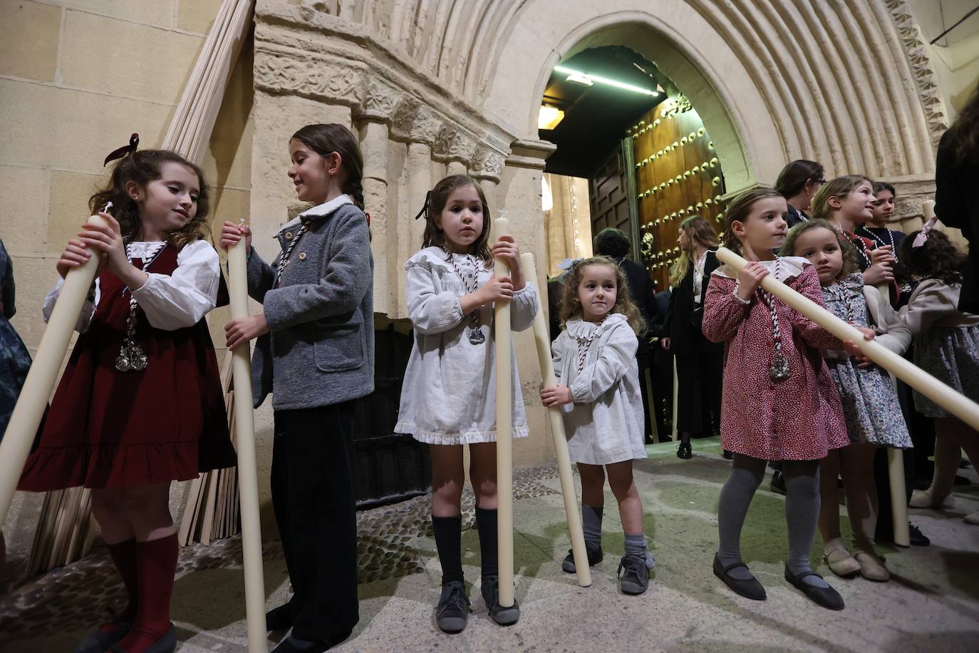 Fotos: el solemne traslado de las imágenes de la Sentencia a su nueva casa de hermandad en Córdoba