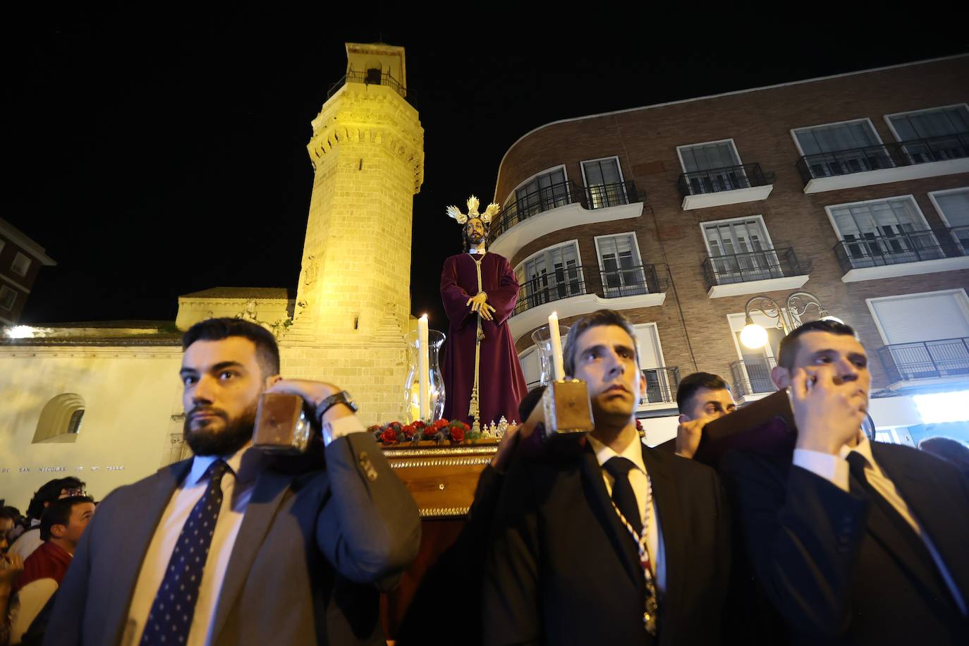 Fotos: el solemne traslado de las imágenes de la Sentencia a su nueva casa de hermandad en Córdoba