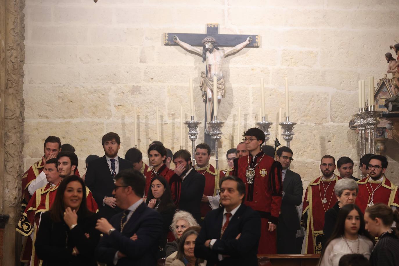 Fotos: el solemne traslado de las imágenes de la Sentencia a su nueva casa de hermandad en Córdoba