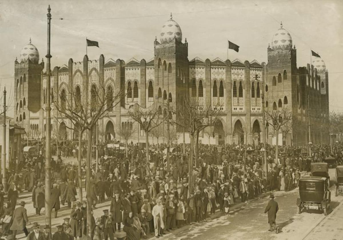 1916: inauguración de la Monumental de Barcelona, foto de Branguli