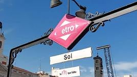 El nuevo rombo del Metro en Sol por el día del cáncer de mama
