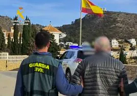 Arrestan en una lujosa urbanización de Alicante a un anciano buscado por la justicia austriaca por estafar 9 millones de euros