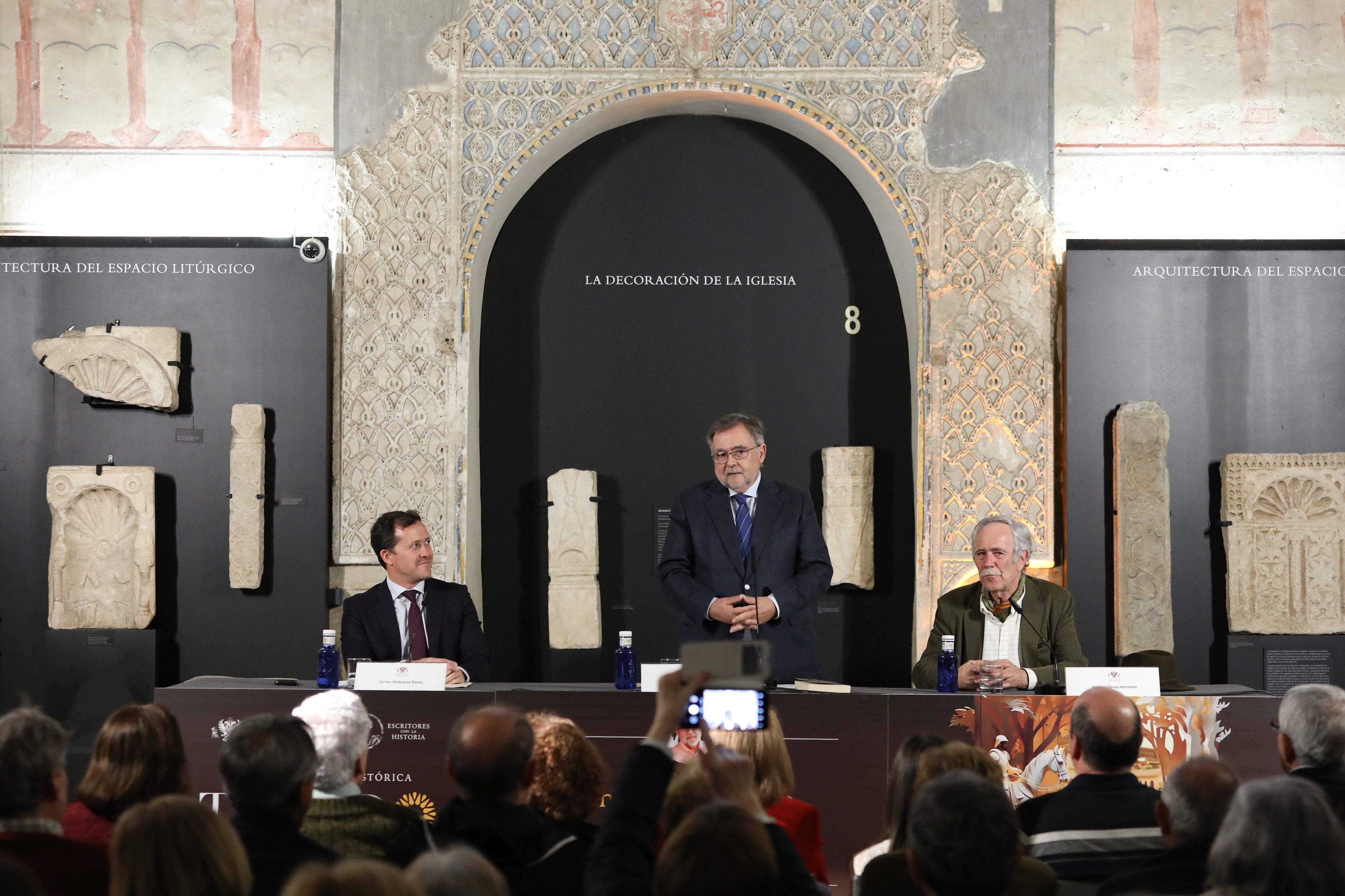 Nuevo éxito del Ciclo de Novela Histórica con la conferencia de José Calvo Poyato