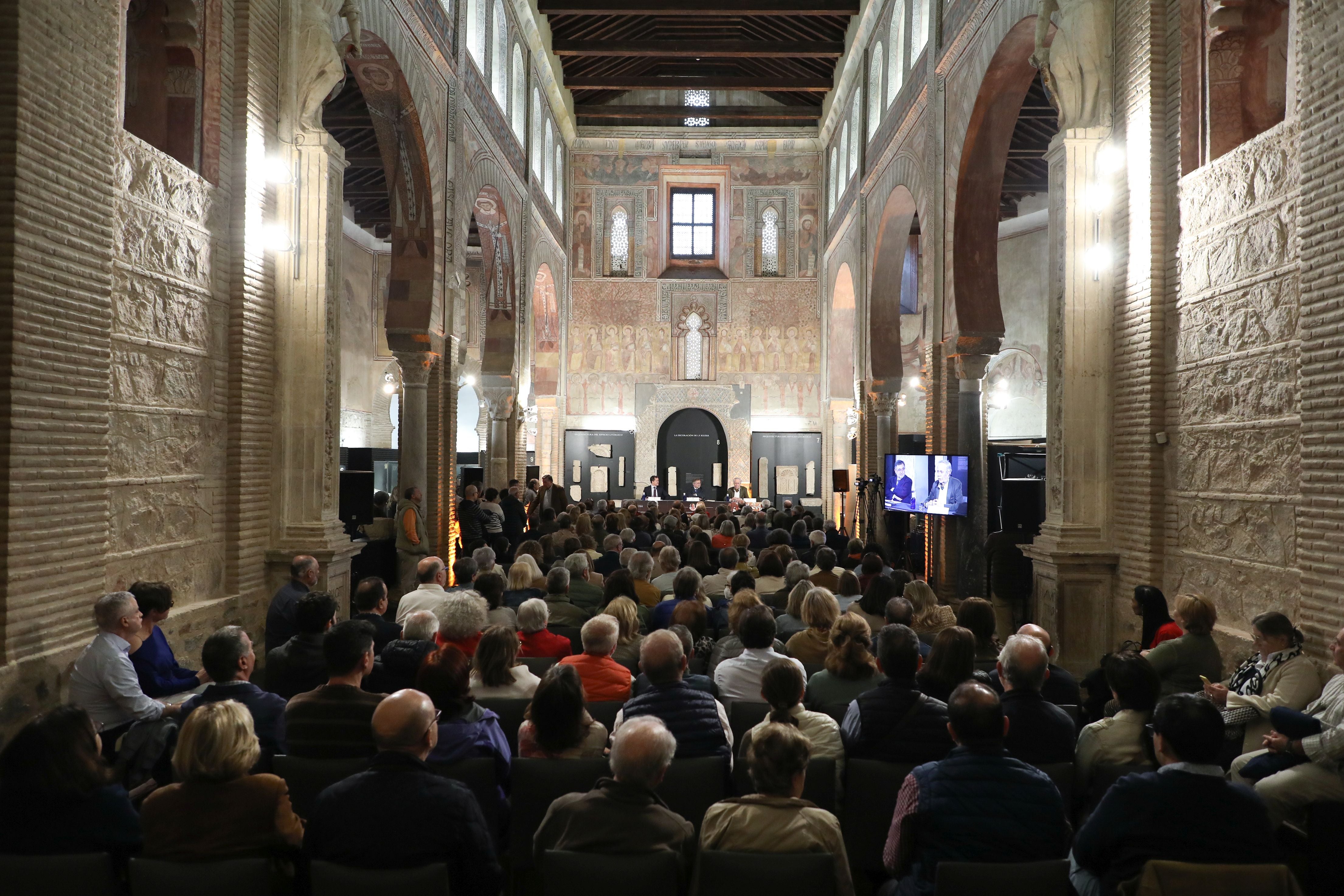 Nuevo éxito del Ciclo de Novela Histórica con la conferencia de José Calvo Poyato