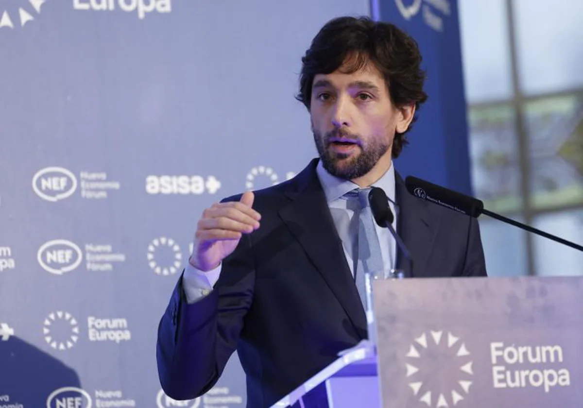 El eurodiputado de Cs y presidente de la comisión de Asuntos Jurídicos del Parlamento Europeo, Adrián Vázquez, interviene en el Forum Europa, este jueves, en Madrid