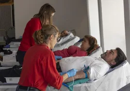 El alcalde de Alicante resalta la importancia de donar sangre en el maratón del Espacio Séneca y «todos los días»