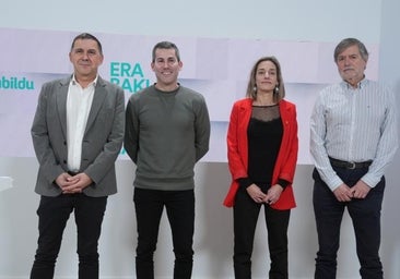 El partido de Otegi exhibe fotos de etarras como Txapote en la carrera por el euskera