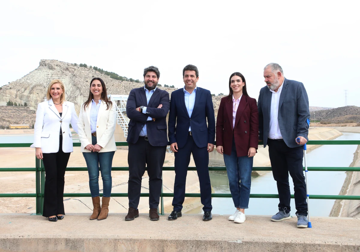 Visita de los dos presidentes autonómicos valenciano y murciano, Carlos Mazón y Fernando López Miras, a infraestructuras del Tajo-Segura.