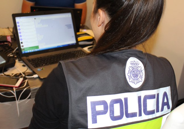 Una menor evita el suicidio de su madre tras seguir las pautas de una policía