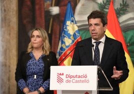 Mazón defiende la nueva ley de libertad educativa: «Queremos equiparar al valenciano con el castellano»