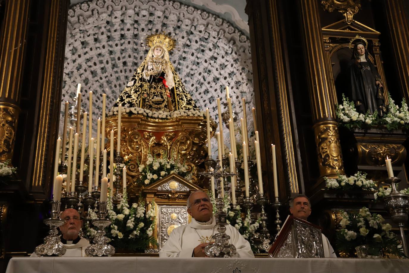 Fotos: el popular y fervoroso Viernes de Dolores en Córdoba