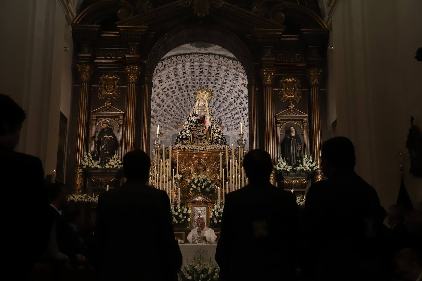 Fotos: el popular y fervoroso Viernes de Dolores en Córdoba