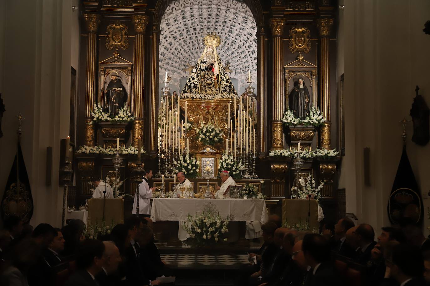 Fotos: el popular y fervoroso Viernes de Dolores en Córdoba