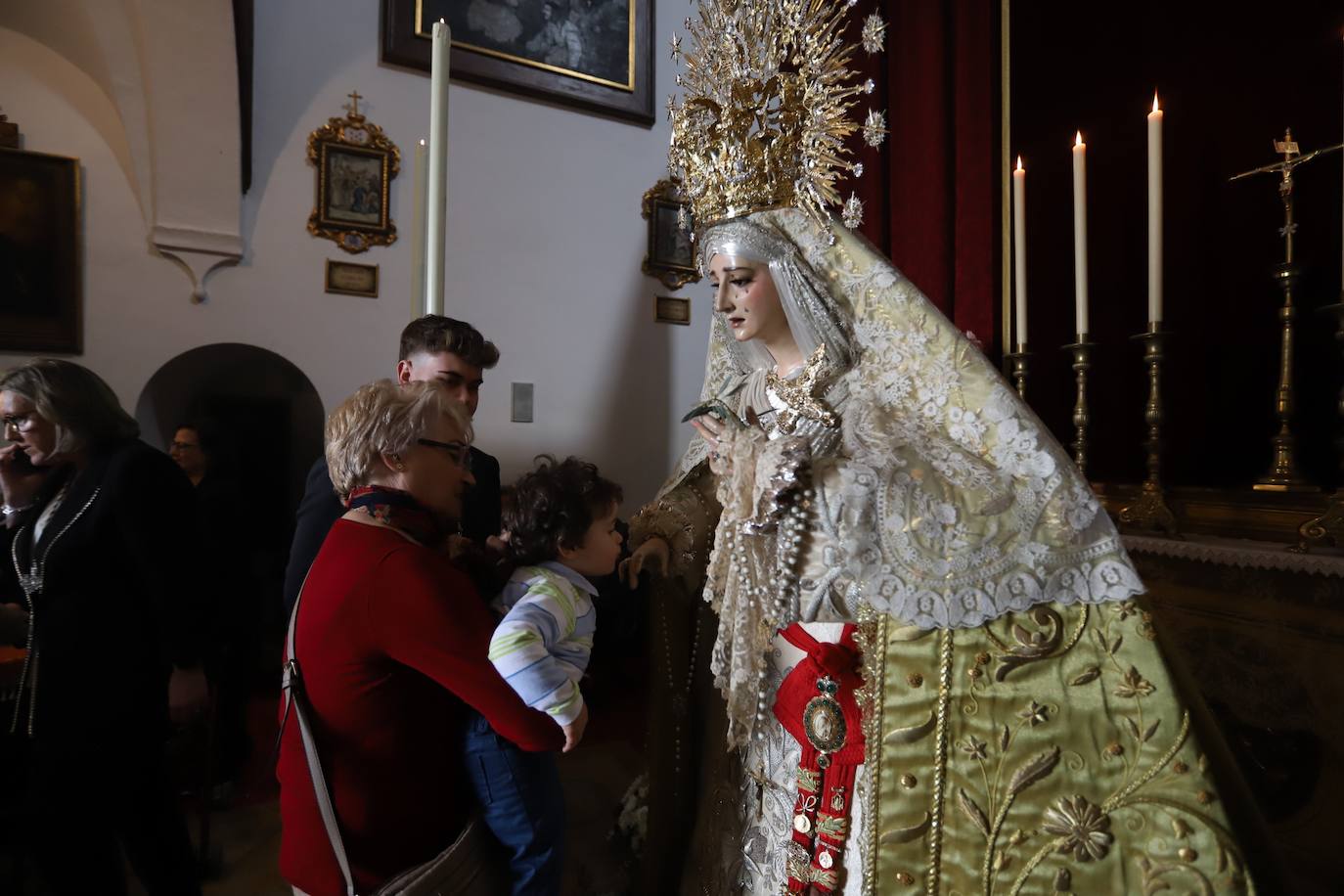Fotos: el popular y fervoroso Viernes de Dolores en Córdoba