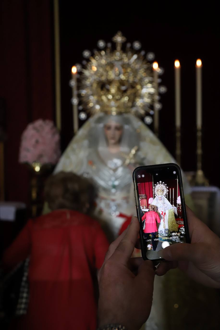 Fotos: el popular y fervoroso Viernes de Dolores en Córdoba