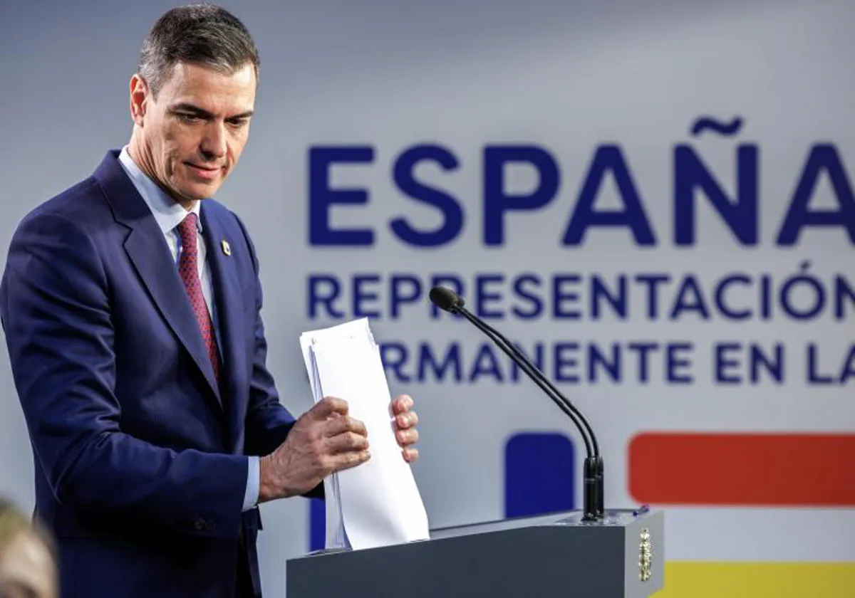 El presidente del Gobierno, Pedro Sánchez, en una rueda de prensa en Bruselas.