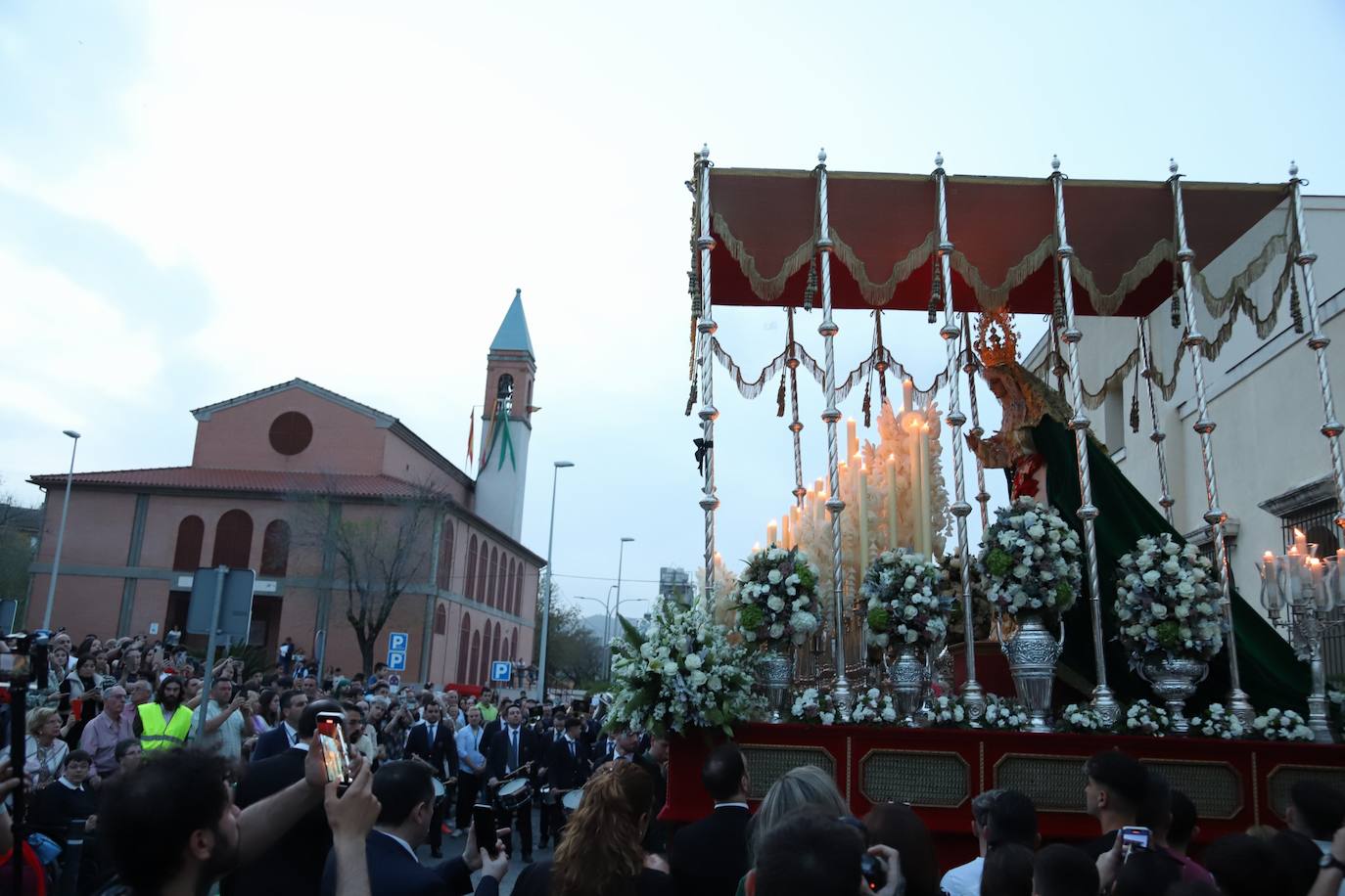 Fotos: la entusiasta procesión de la cofradía de la O en Córdoba
