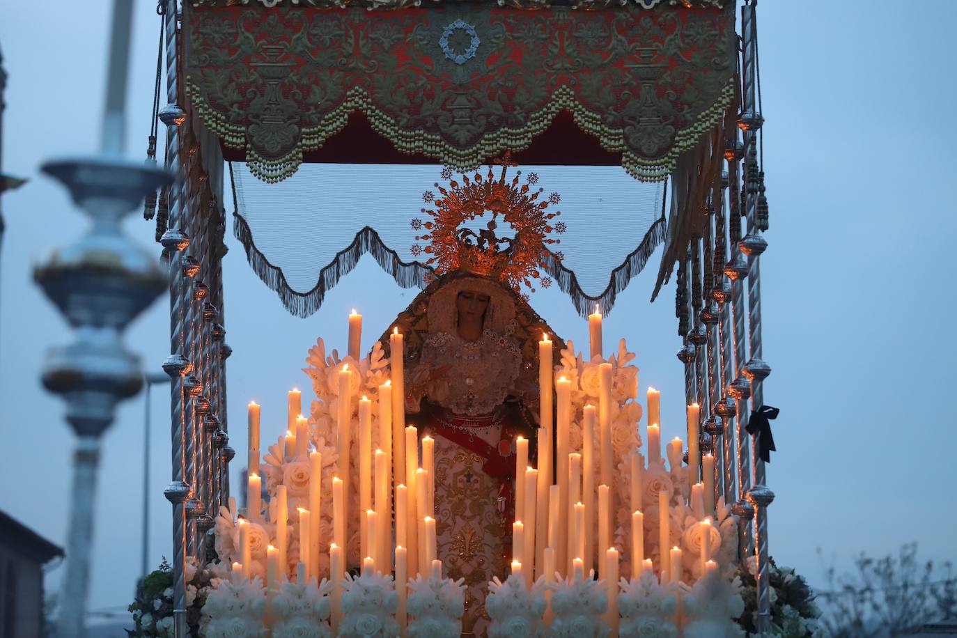 Fotos: la entusiasta procesión de la cofradía de la O en Córdoba