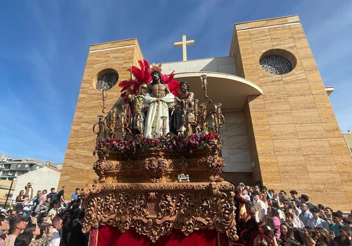 Salida de la imagen Jesús y Pasión de la Iglesia de El Salvador