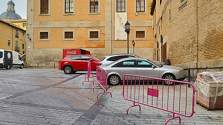 Vecinos del Casco de Toledo vuelven a quejarse de la anulación de plazas de aparcamiento por las procesiones