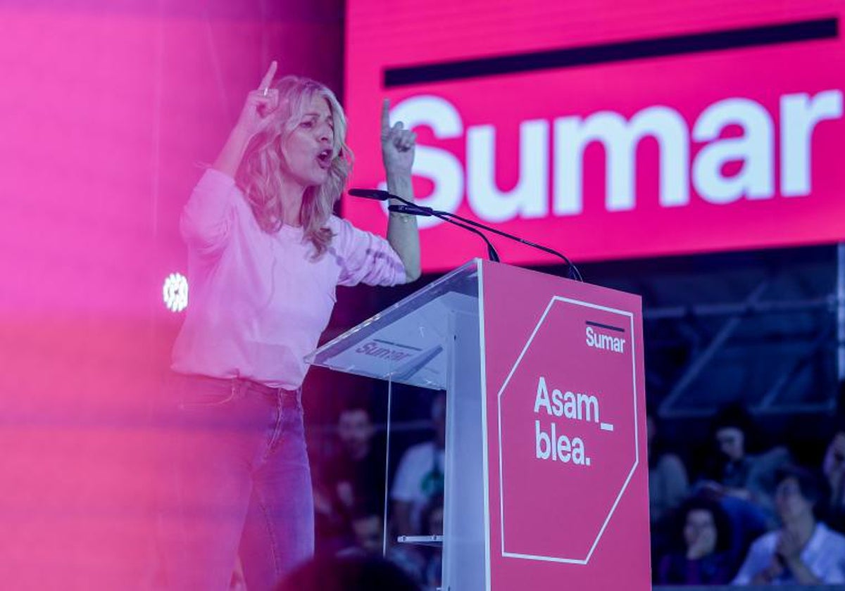 La vicepresidenta segunda, ministra de Trabajo y líder de Sumar, Yolanda Díaz, interviene durante el acto de cierre de la Asamblea fundacional de Sumar, en La Nave, a 23 de marzo