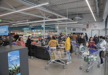Estos son los supermercados y centros comerciales que abren en Semana Santa en Córdoba