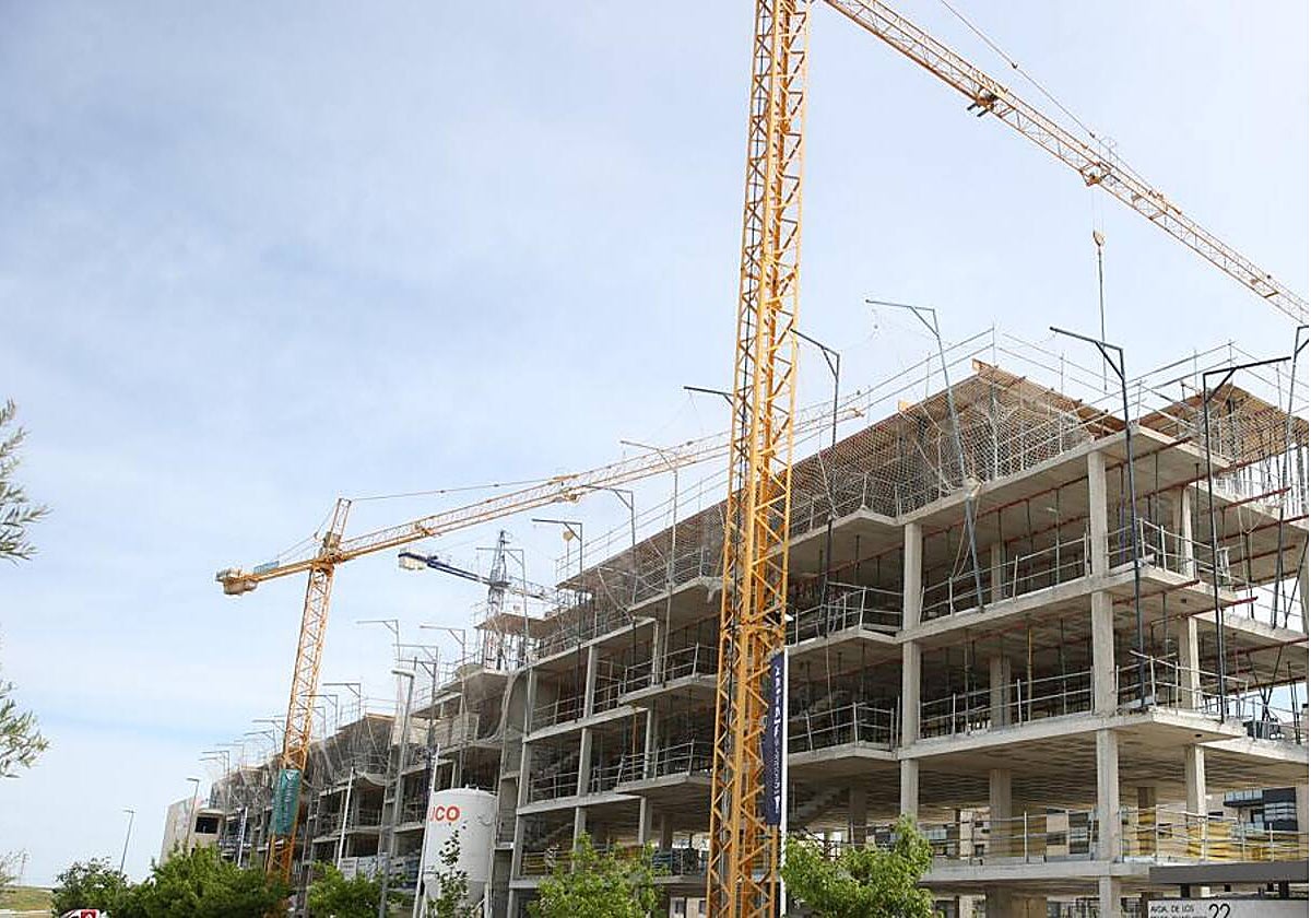 La Junta &#039;vende&#039; otras 316 viviendas con un alquiler de 646 euros mensuales en el Polígono de Toledo