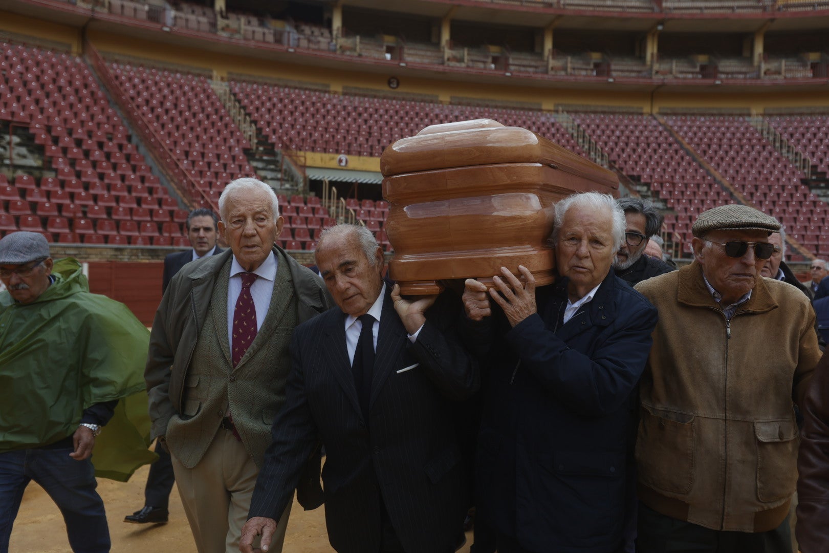 Las imágenes del último adiós taurino a Gabriel de la Haba &#039;Zurito&#039; en Los Califas