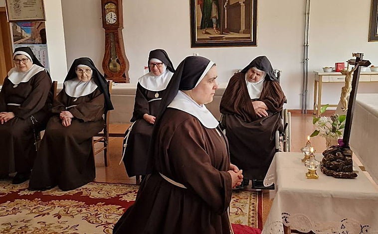 Imagen principal - Así vive la Pasión el convento de las Clarisas de Zamora