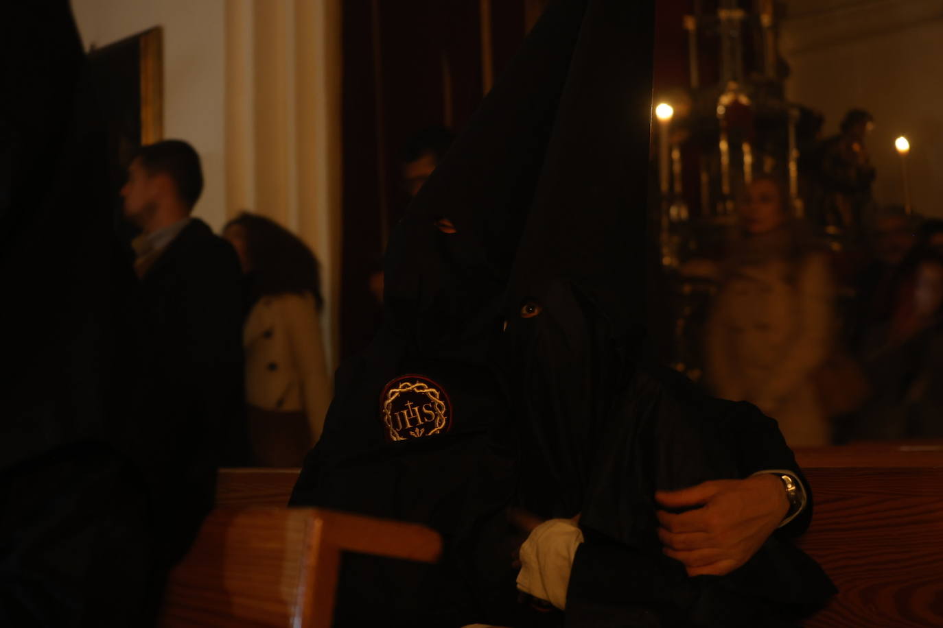 Las imágenes de la Buena Muerte en la Madrugada de la Semana Santa de Córdoba 2024