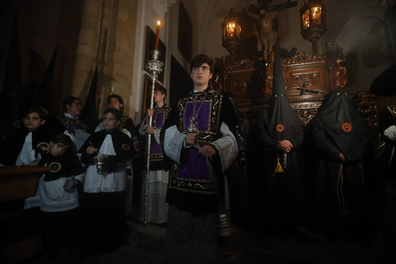 Las imágenes de la Buena Muerte en la Madrugada de la Semana Santa de Córdoba 2024